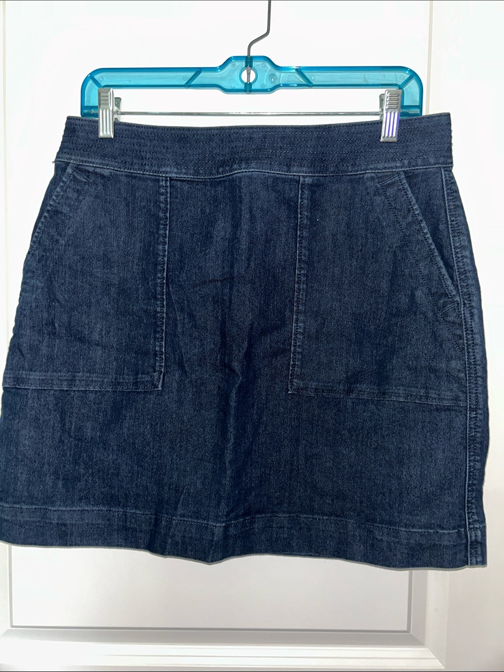 LOFT Dark Indigo Denim Skirt with Pockets, size 10 Petite